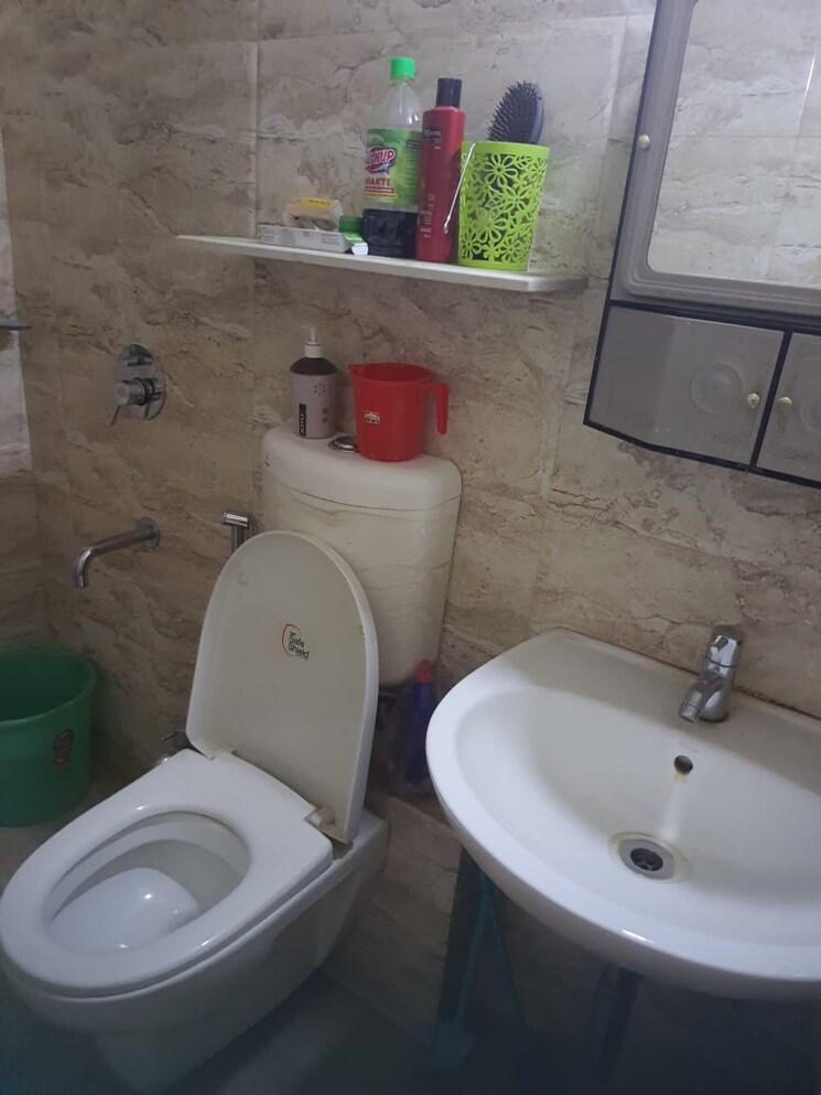 Bathroom, atharva-chs-goregaon-east 2 Bedroom 860 Sq.Ft. Apartment In Goregaon East Mumbai 8788487