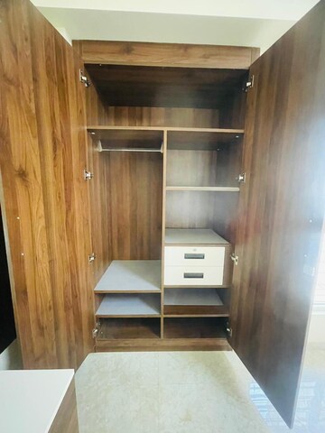 Furnished Amenities in 2 BHK Apartment at Lodha Amara, Kolshet Road – for Rent