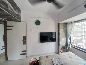 Room in 2 BHK Apartment at Thane West – for Rent