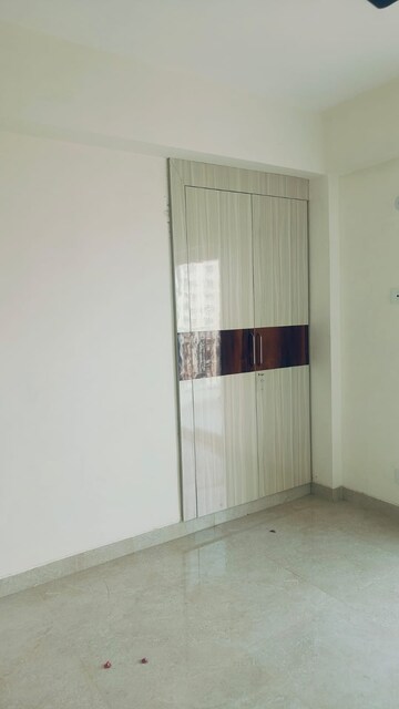 Room in 2.5 BHK Apartment at GLS Arawali Homes, Sohna Sector 4 – for Sale
