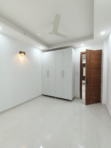 Room in 3 BHK Apartment at Santur Aspira, Sector 3 – for Rent