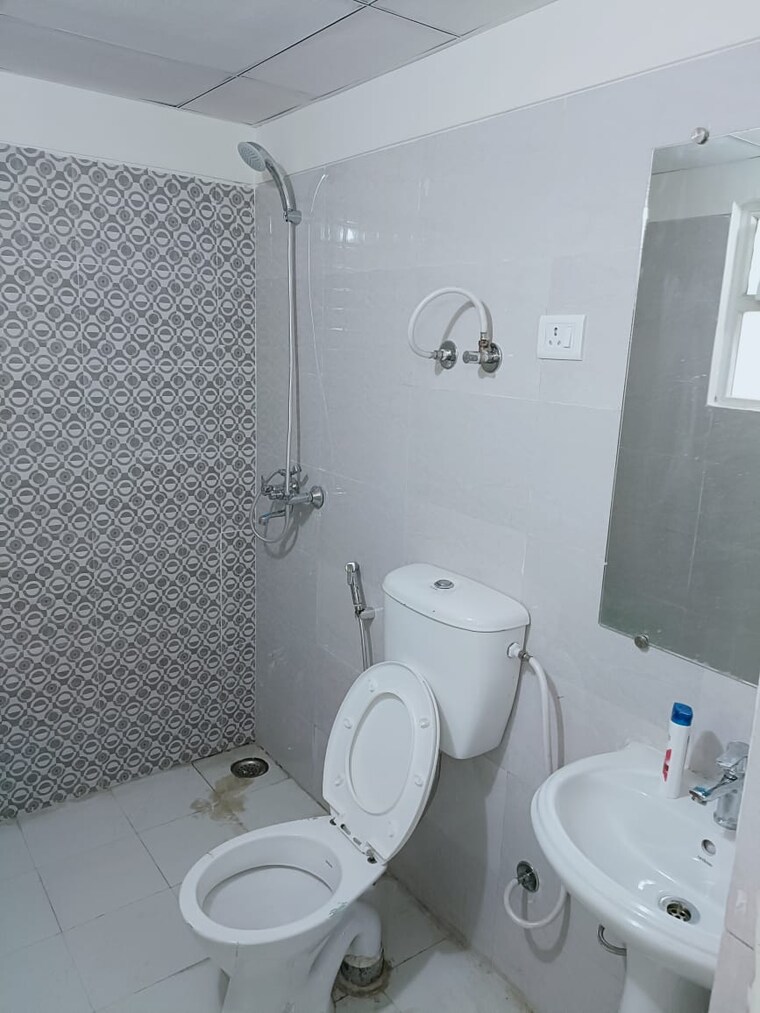 Bathroom, gaur-city-2-14th-avenue 1 Bedroom 450 Sq.Ft. Apartment In Sector 16c Greater Noida Greater Noida 8788594