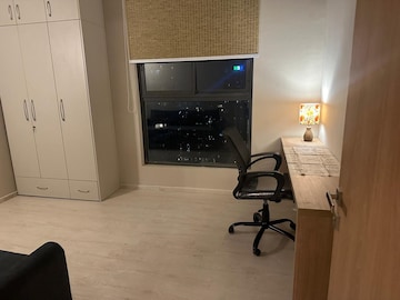 Master Bedroom in 5 BHK Villa at Unitech Uniworld Resorts-The Residences, Sector 33 – for Rent