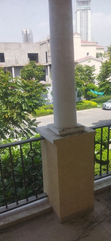 Balcony in 5 BHK Villa at Unitech Uniworld Resorts-The Residences, Sector 33 – for Rent