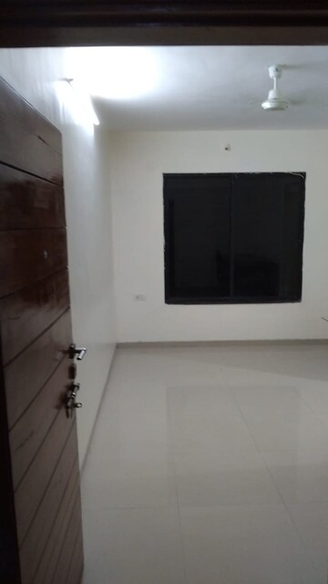 Room in 2 BHK Apartment at Beed Bypass Road – for Rent