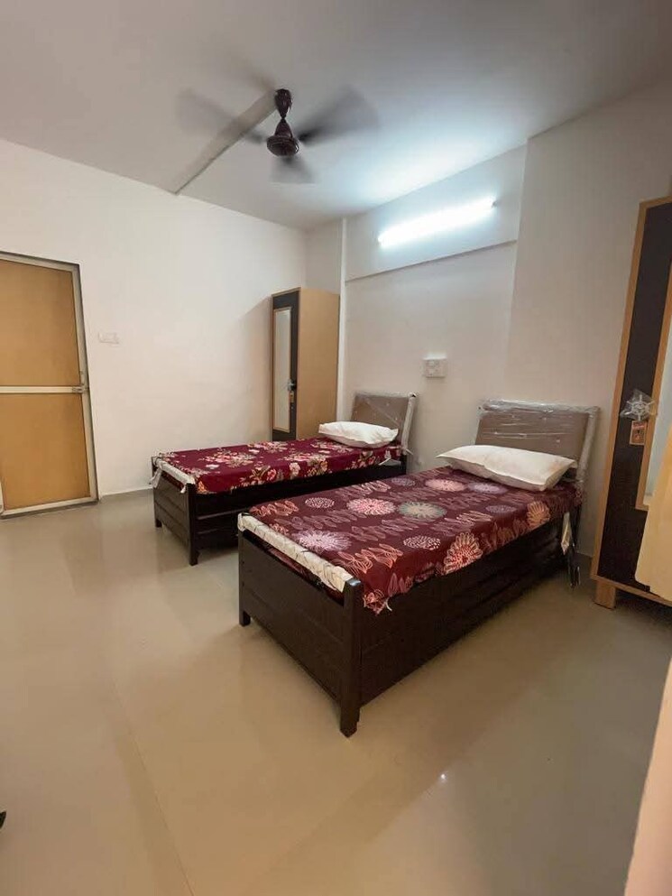 Room, gokuldham colony Pg For Boys & Girls In Gokuldham Colony 8788638