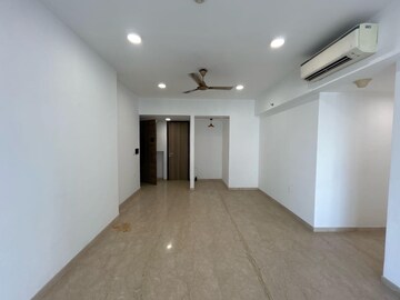 Room in 2 BHK Apartment at Lodha The Park, Worli – for Rent