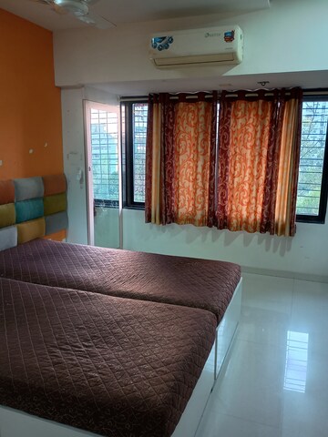  Pg For Rent in Borivali East