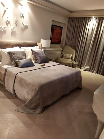 Bedroom in 2 BHK Apartment at Lodha The Park, Worli – for Rent