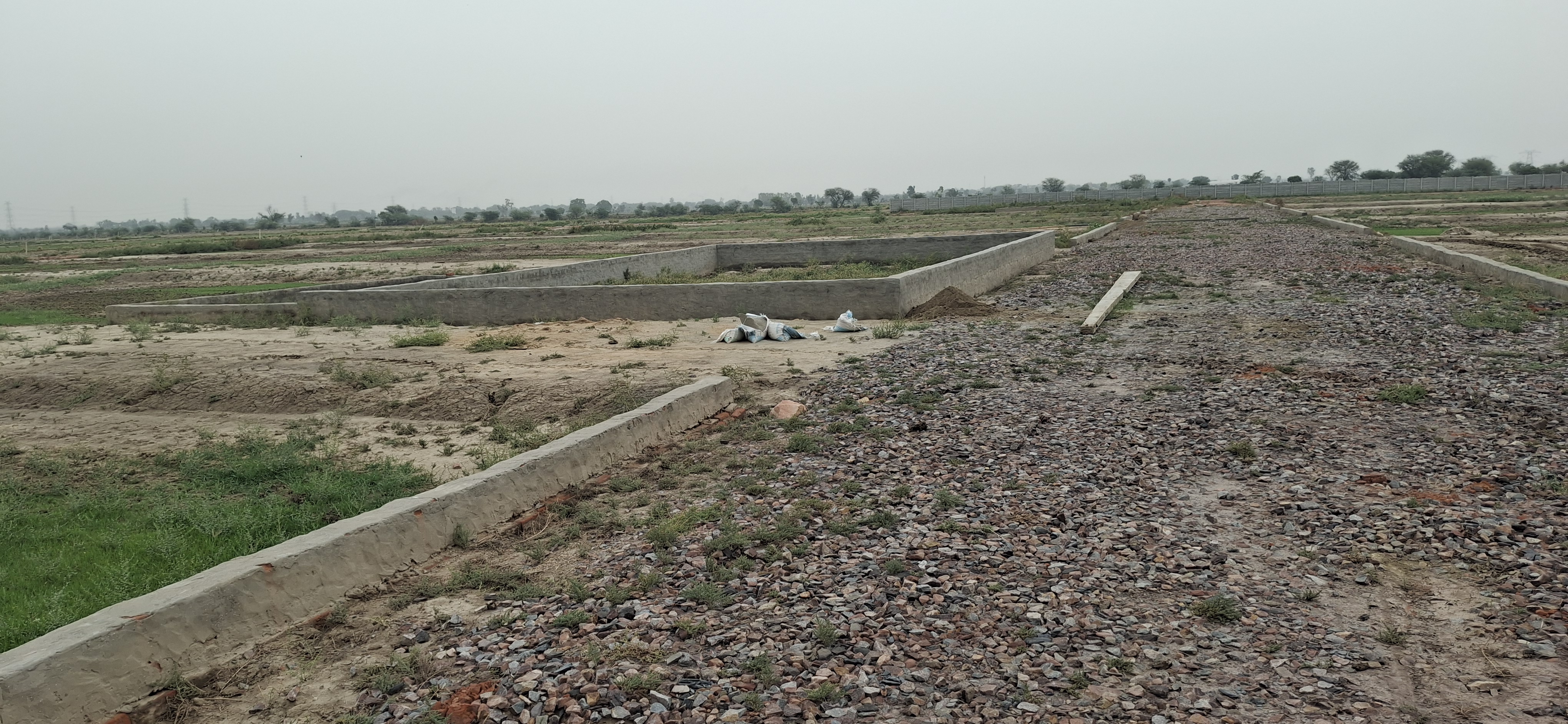 Plot For Sale in Mk. Propty 