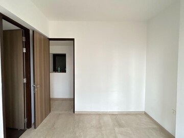 Room in 2 BHK Apartment at Lodha The Park, Worli – for Rent