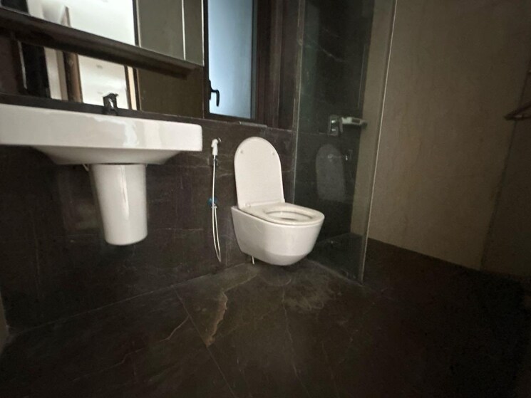 Bathroom, lodha-the-park 2 Bedroom 900 Sq.Ft. Apartment In Worli Mumbai 8788660