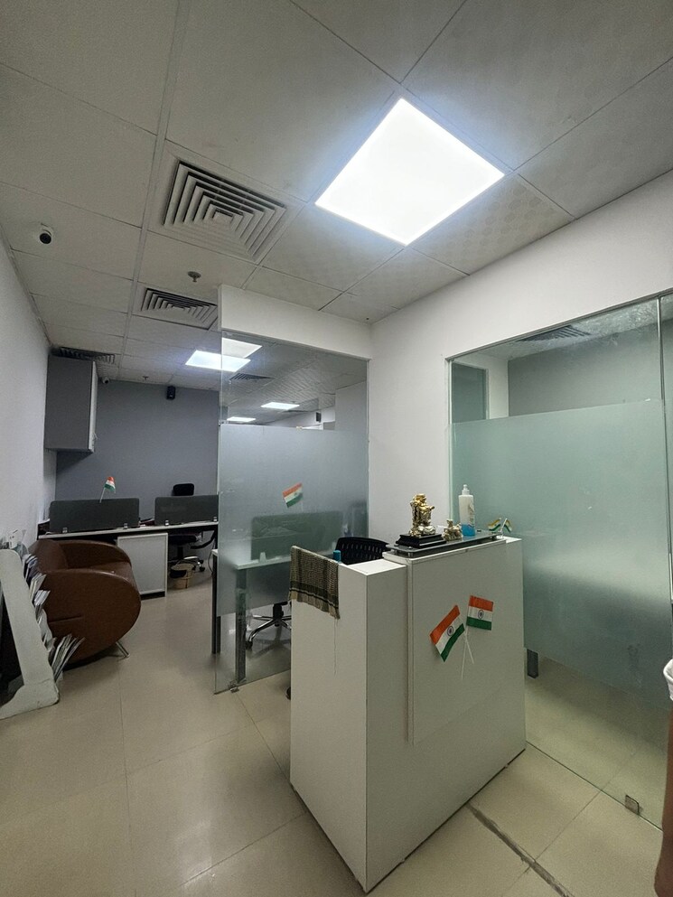 Team Area, spaze-itech-park Commercial Office Space 1000 Sq.Ft. In Sector 49 Gurgaon 8788662