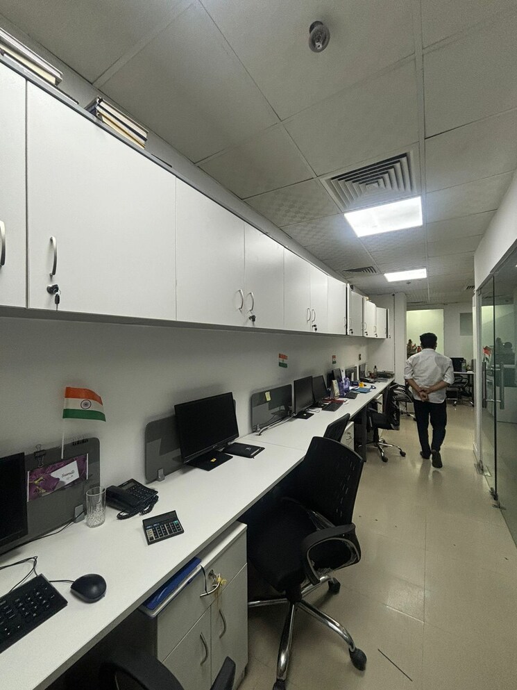 Team Area, spaze-itech-park Commercial Office Space 1000 Sq.Ft. In Sector 49 Gurgaon 8788662