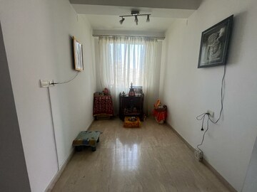 Room in 4 BHK Apartment at Hiranandani Garden Ambrossia, Powai – for Rent