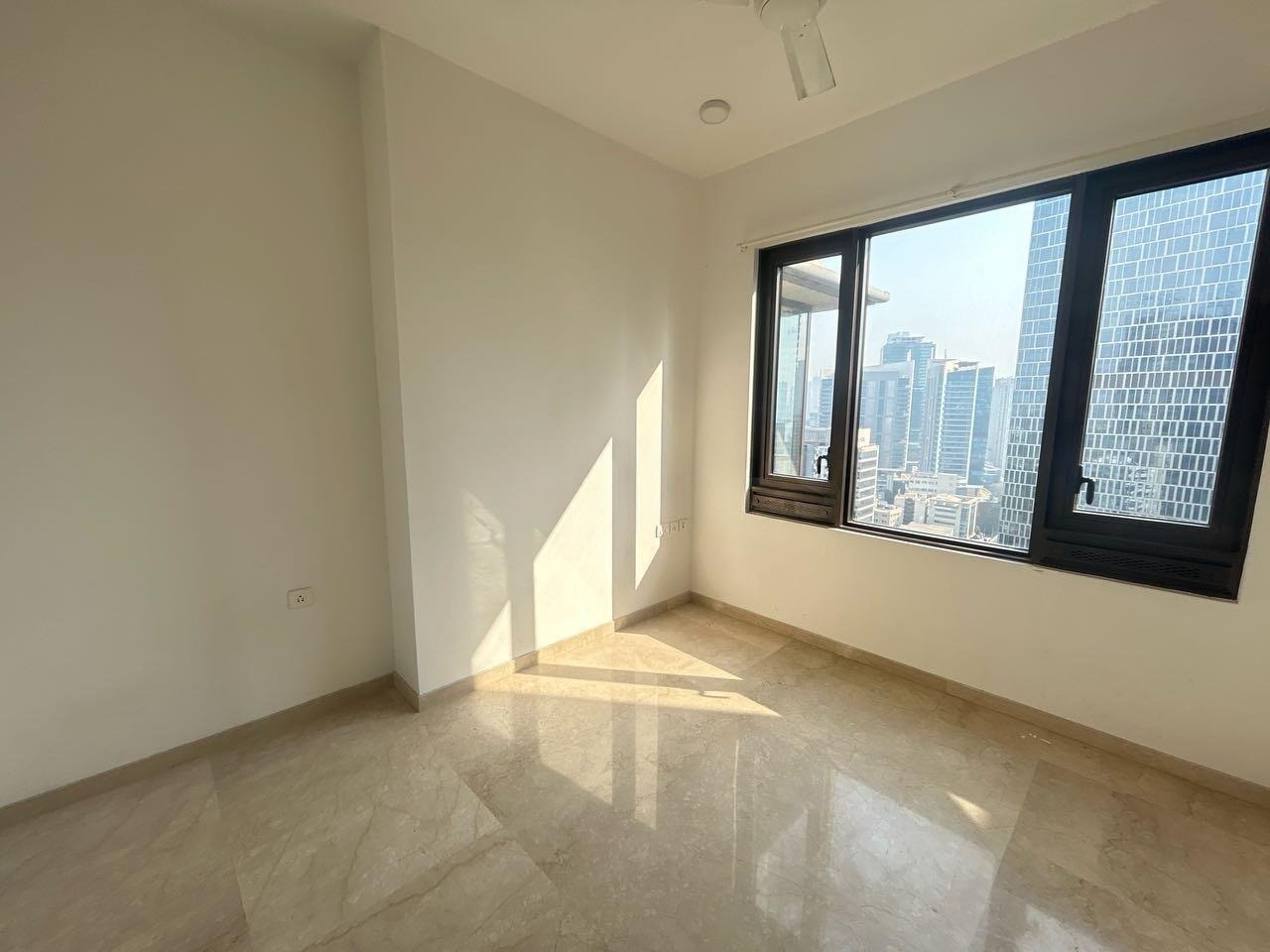 2 BHK + Pooja Room,Servant Room Apartment For Rent in Lodha The Park