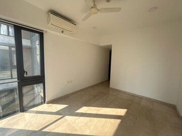 Room in 2 BHK Apartment at Lodha The Park, Worli – for Rent