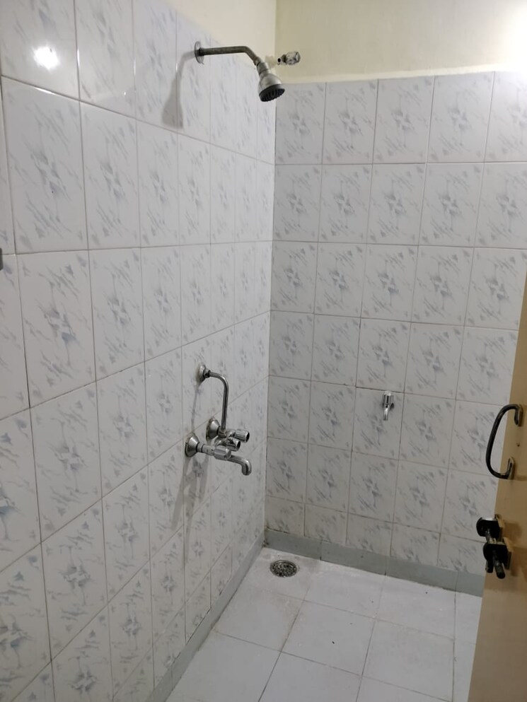 Bathroom, warje 2 Bedroom 900 Sq.Ft. Apartment In Warje Pune 8788693
