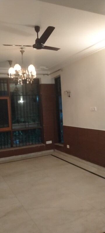 Living Room in 2 BHK Builder Floor at Sector 45 – for Rent