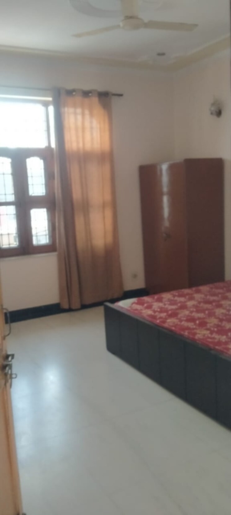 Bedroom, sector 31 2 Bedroom 160 Sq.Yd. Builder Floor In Sector 31 Gurgaon 8788721