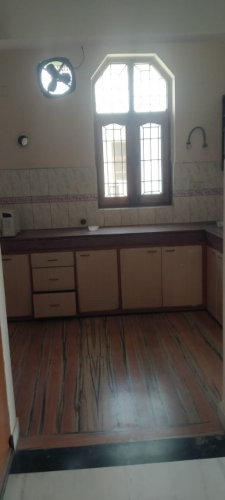 Kitchen, sector 31 2 Bedroom 160 Sq.Yd. Builder Floor In Sector 31 Gurgaon 8788721