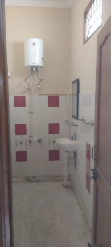 Floor Plan in 2 BHK Builder Floor at Sector 31 – for Rent