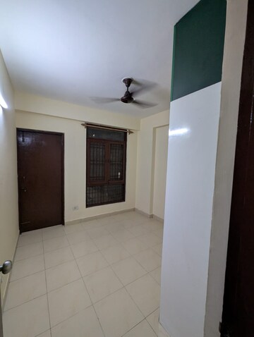 Room in 2 BHK Apartment at Signature The Millennia 2, Sector 37d – for Rent