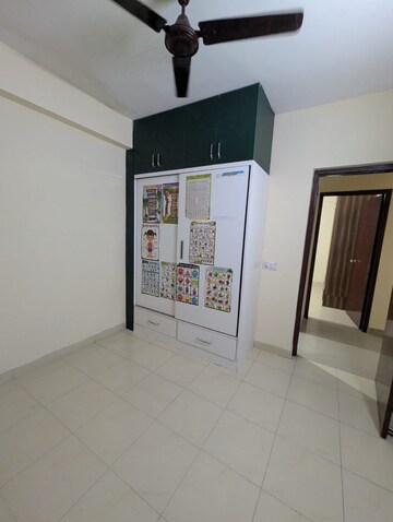 Room in 2 BHK Apartment at Signature The Millennia 2, Sector 37d – for Rent