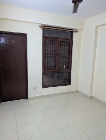 Room in 2 BHK Apartment at Signature The Millennia 2, Sector 37d – for Rent