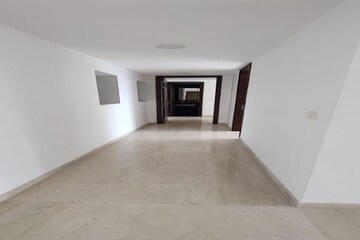 Room in 2 BHK Apartment at Lodha The Park, Worli – for Rent