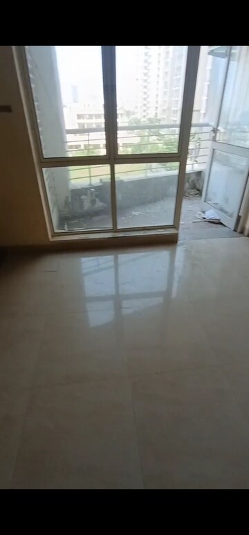 Room in 3 BHK Apartment at Raheja Vedaanta, Sector 108 – for Rent