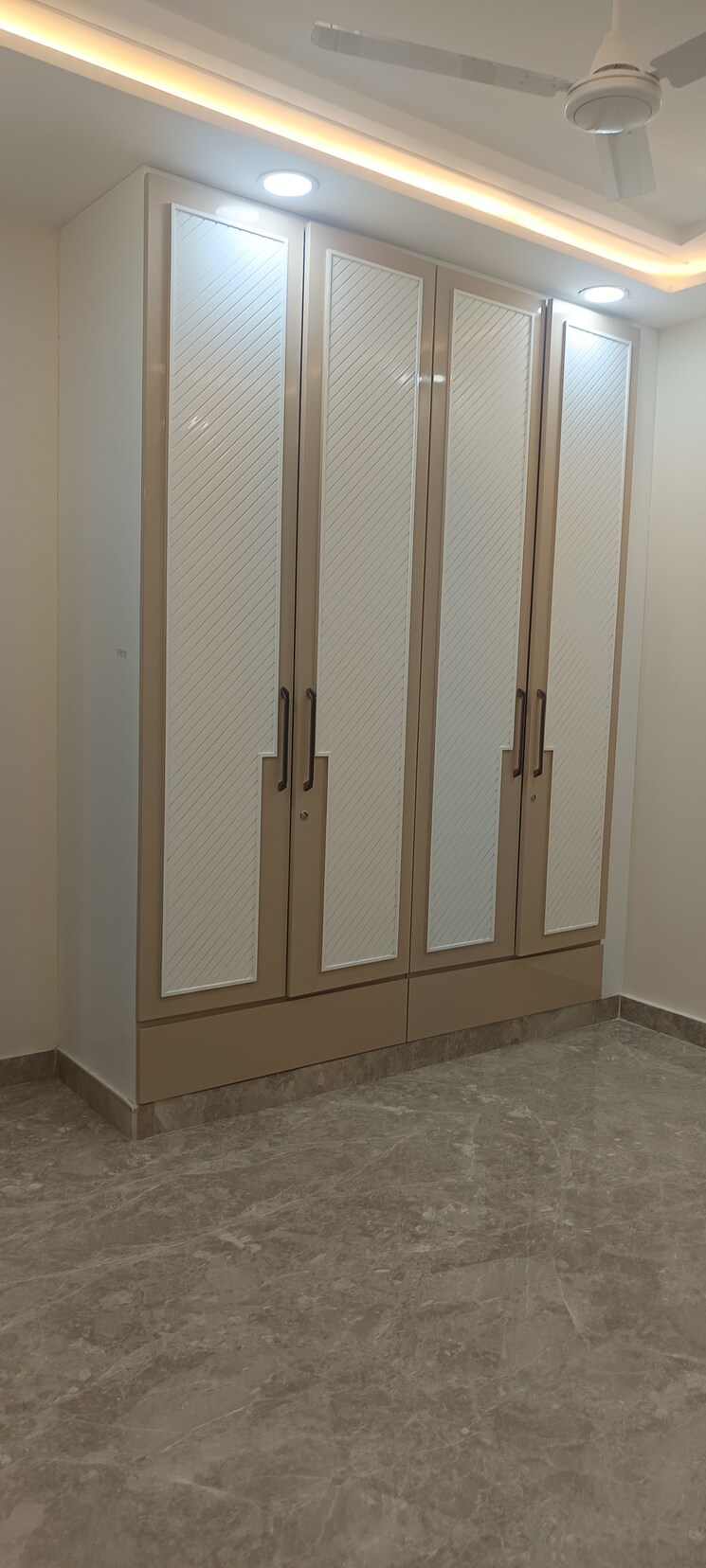 Room, rohini sector 11 3 Bedroom 1150 Sq.Ft. Builder Floor In Rohini Sector 11 Delhi 8788922