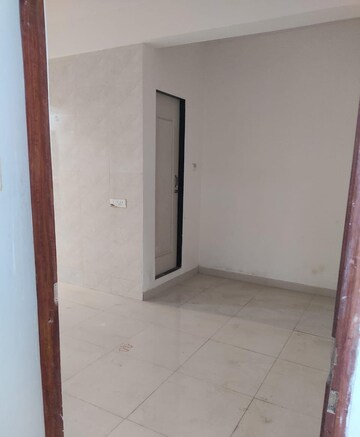 Room in 1 RK Apartment at Dream Arcade, Jambli Naka – for Sale