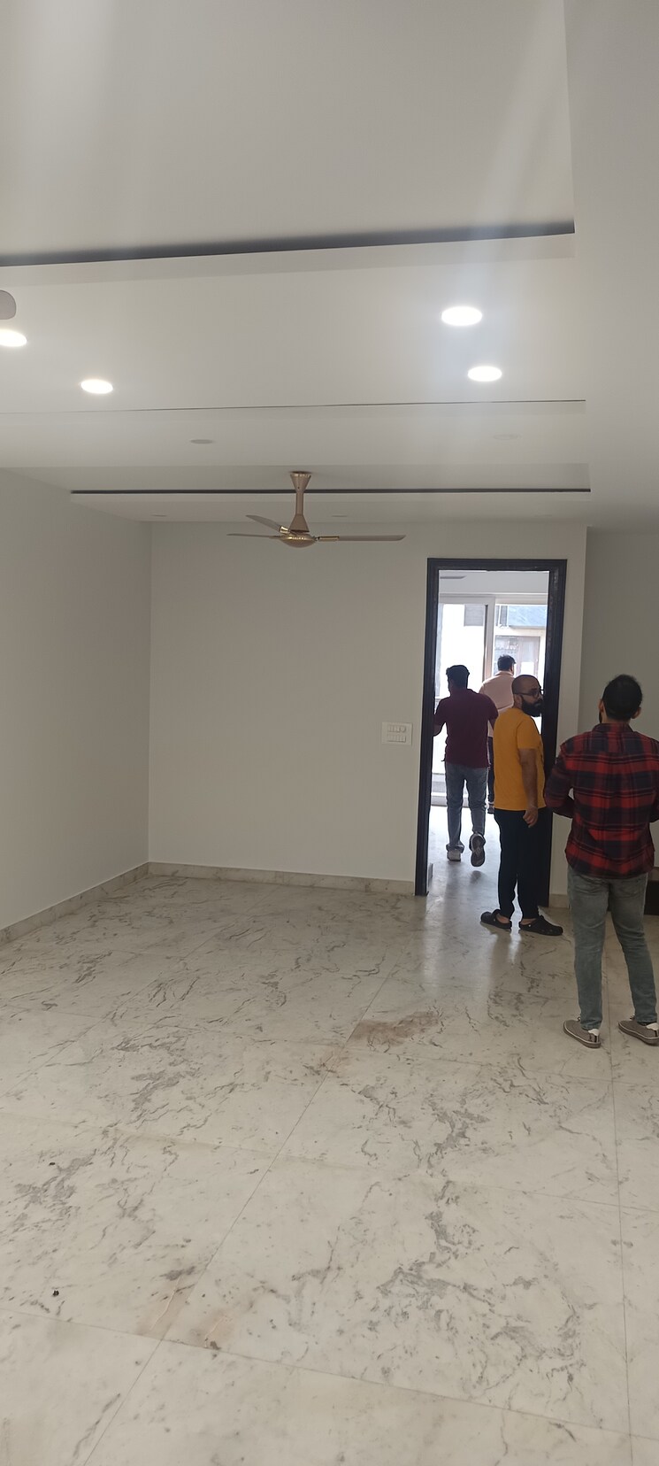  Parking, pushpanjali enclave 3 Bedroom 4000 Sq.Ft. Builder Floor In Pushpanjali Enclave Delhi 8788960