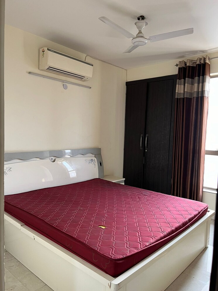 Bedroom, unitech-the-residences-gurgaon 2 Bedroom 1060 Sq.Ft. Apartment In Sector 33 Gurgaon 8788967