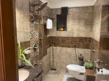 Bathroom in 3 BHK Apartment at Imperial Heights Goregaon West, Goregaon West – for Sale