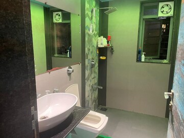 Attached Bathroom in 3 BHK Apartment at Imperial Heights Goregaon West, Goregaon West – for Sale