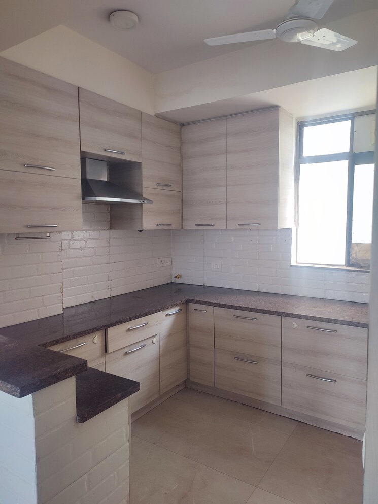 Kitchen, unitech-the-residences-gurgaon 3.5 Bedroom 1570 Sq.Ft. Apartment In Sector 33 Gurgaon 8788987