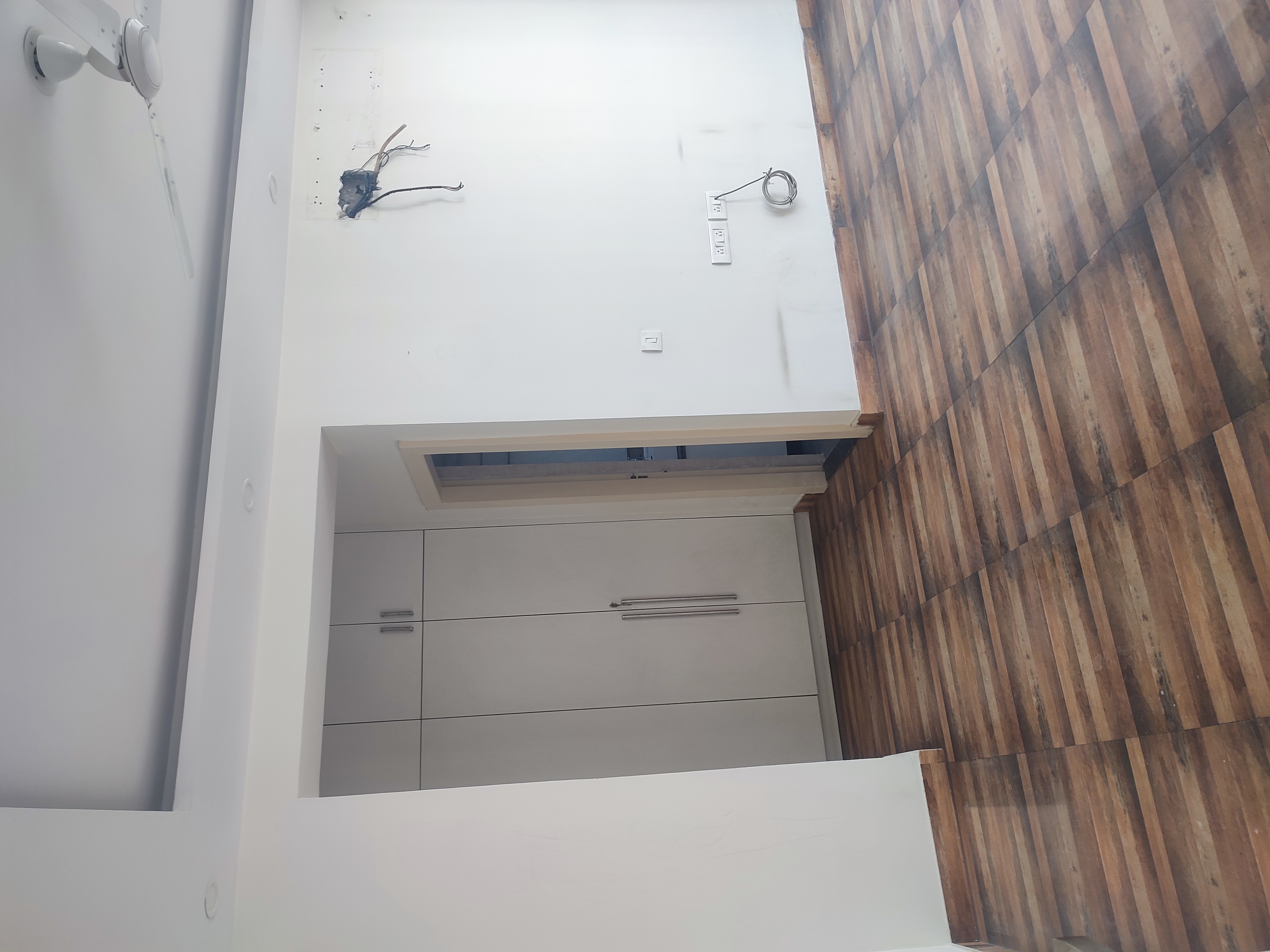 3.5 BHK + Servant Room 1570 Sq.Ft. Apartment in Unitech The Residences Gurgaon