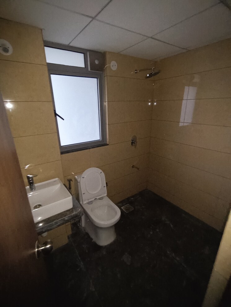 Bathroom, runwal-eirene 1 Bedroom 550 Sq.Ft. Apartment In Balkum Pada Thane 8789000