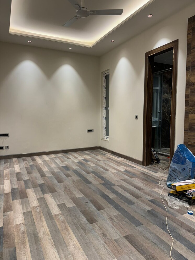 Room, dlf-atria 4 Bedroom 300 Sq.Yd. Builder Floor In Dlf Phase ii Gurgaon 8789013