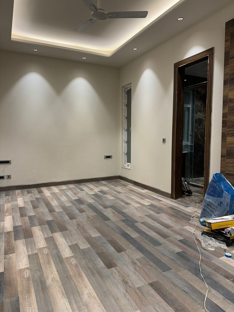 Room, dlf-atria 4 Bedroom 300 Sq.Yd. Builder Floor In Dlf Phase ii Gurgaon 8789013