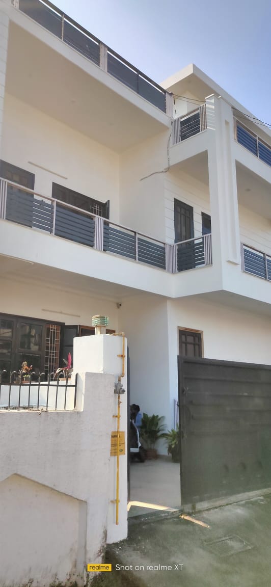 4 BHK + Pooja Room,Servant Room Villa For Sale in 5bhk Duplex Villa