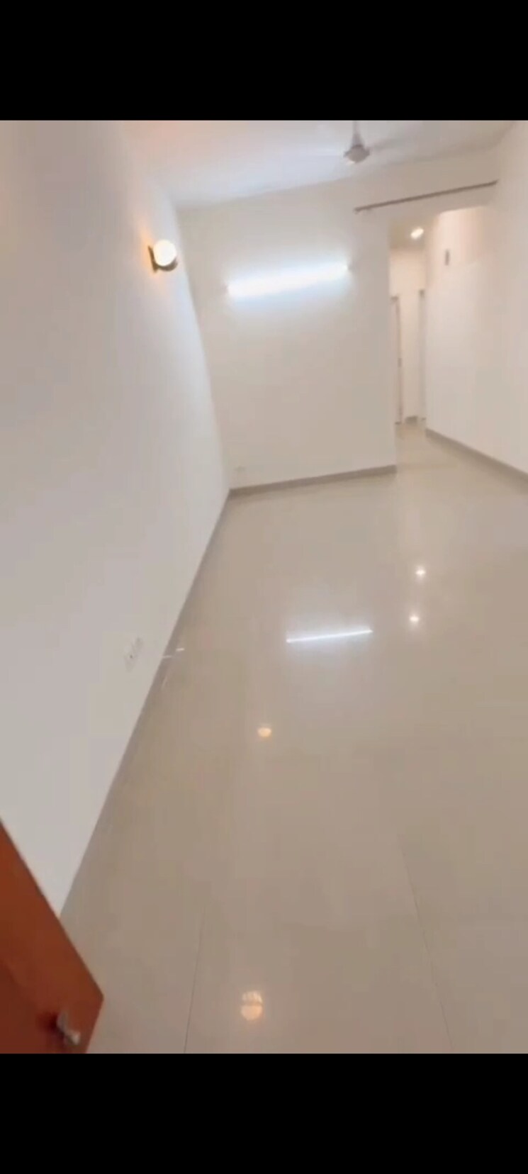 Room, emaar-emerald-estate 3 Bedroom 1395 Sq.Ft. Apartment In Sector 65 Gurgaon 8789047