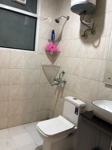 Bathroom in 3 BHK Builder Floor at DLF City Phase IV, Dlf Phase iv – for Rent