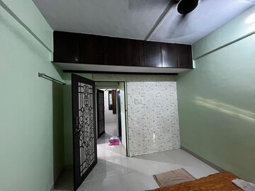 Room in 2 BHK Apartment at Airoli – for Rent