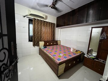 Bedroom in 2 BHK Apartment at Airoli – for Rent