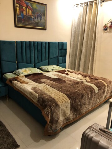Bedroom in 3 BHK Builder Floor at DLF City Phase IV, Dlf Phase iv – for Rent