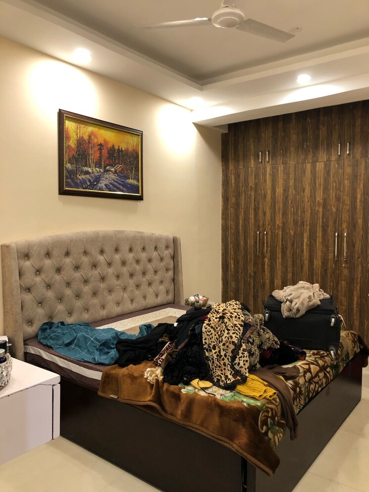 Bedroom, dlf-city-phase-iv 3 Bedroom 1600 Sq.Ft. Builder Floor In Dlf Phase iv Gurgaon 8789033