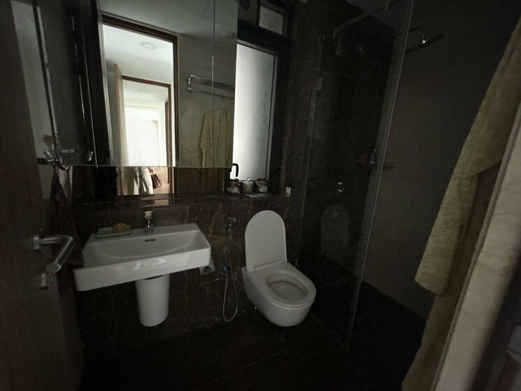 Bathroom, lodha-parkside 2 Bedroom 899 Sq.Ft. Apartment In Worli Mumbai 8789036